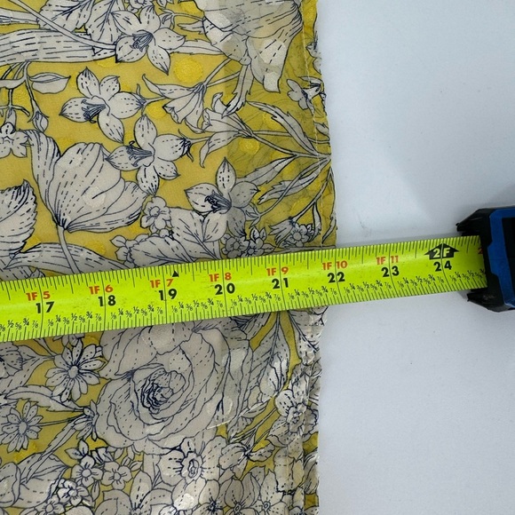 Monteau Los Angeles Chiffon Sleeveless Floral Multi-color Yellow/Black Top - Picture 9 of 13